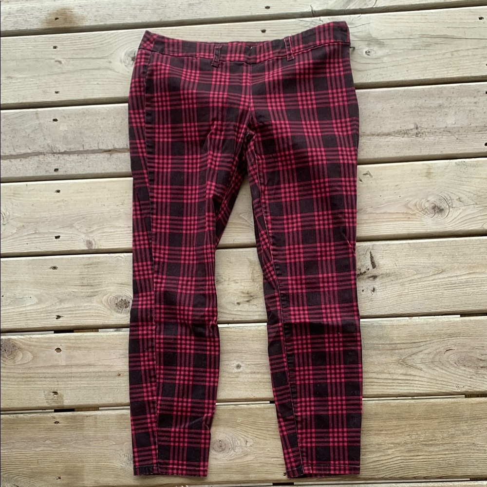 Aeropostale Cropped Plaid Pants – Size 6